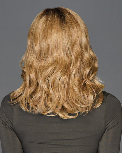 RAQUEL WELCH - TOP BILLING WAVY 14″ TOP PIECE