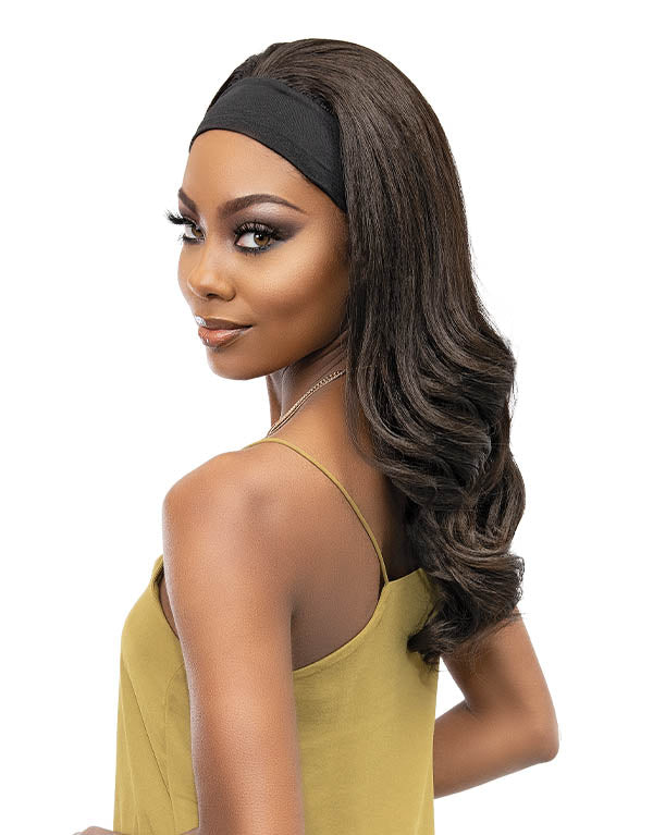 JANET COLLECTION CRESCENT BAND CORA WIG