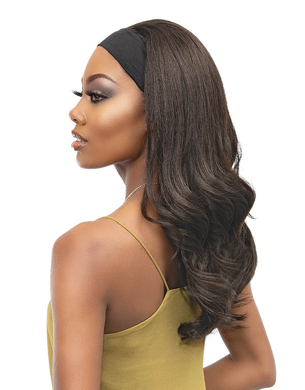 JANET COLLECTION CRESCENT BAND CORA WIG